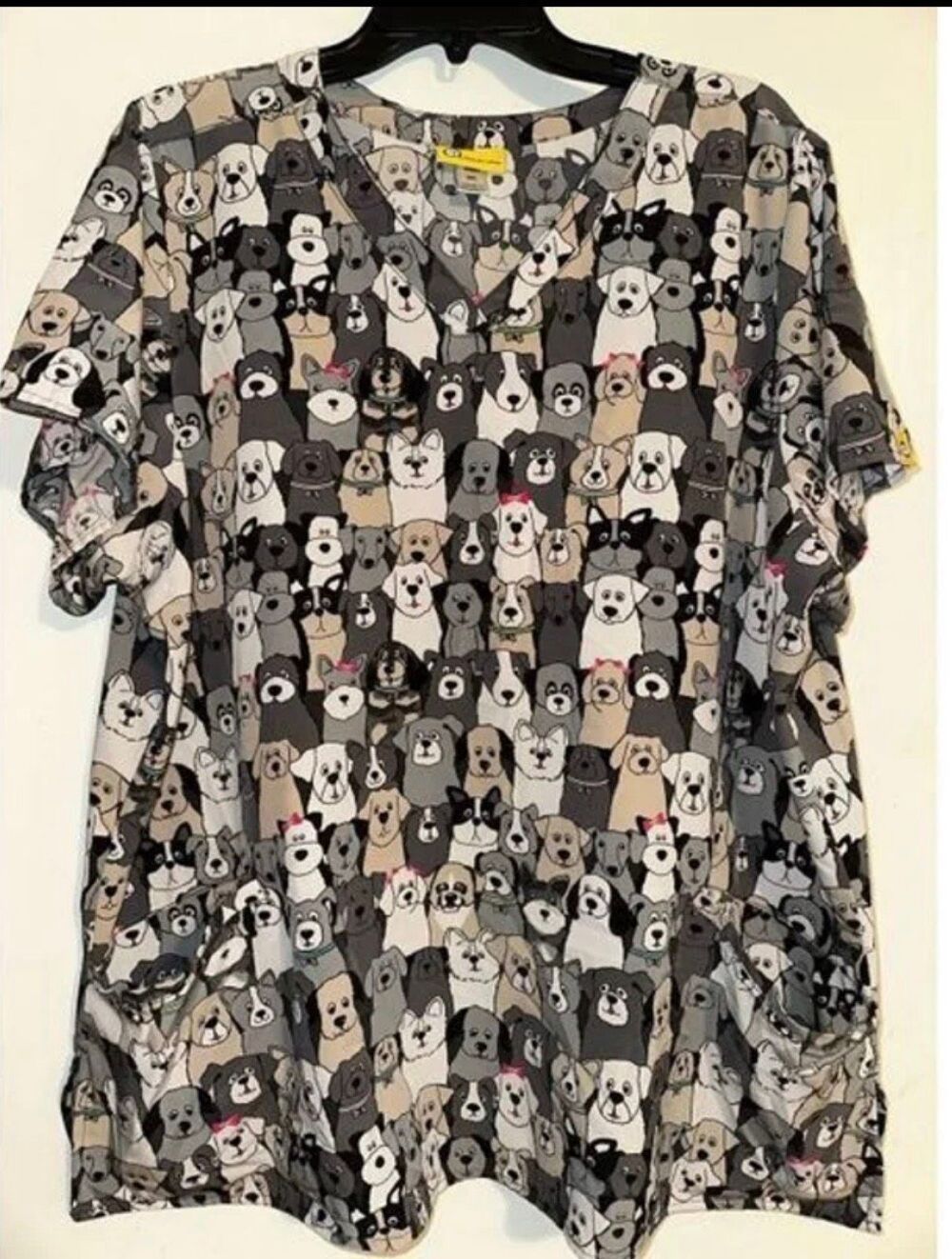 WonderWink Picture Pawfect 2-Pocket V-Neck Dog Print medical Scrub Top 2XL XXL